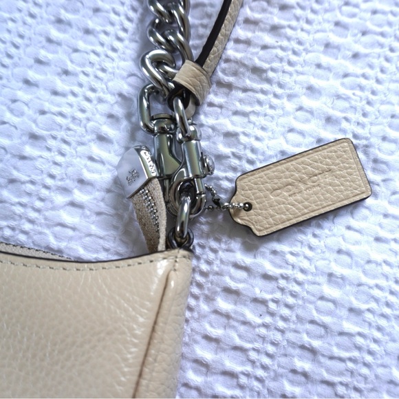 Coach Cream Crescent Shoulder Bag with Silver Chain (Style: Teri) - Picture 6 of 12